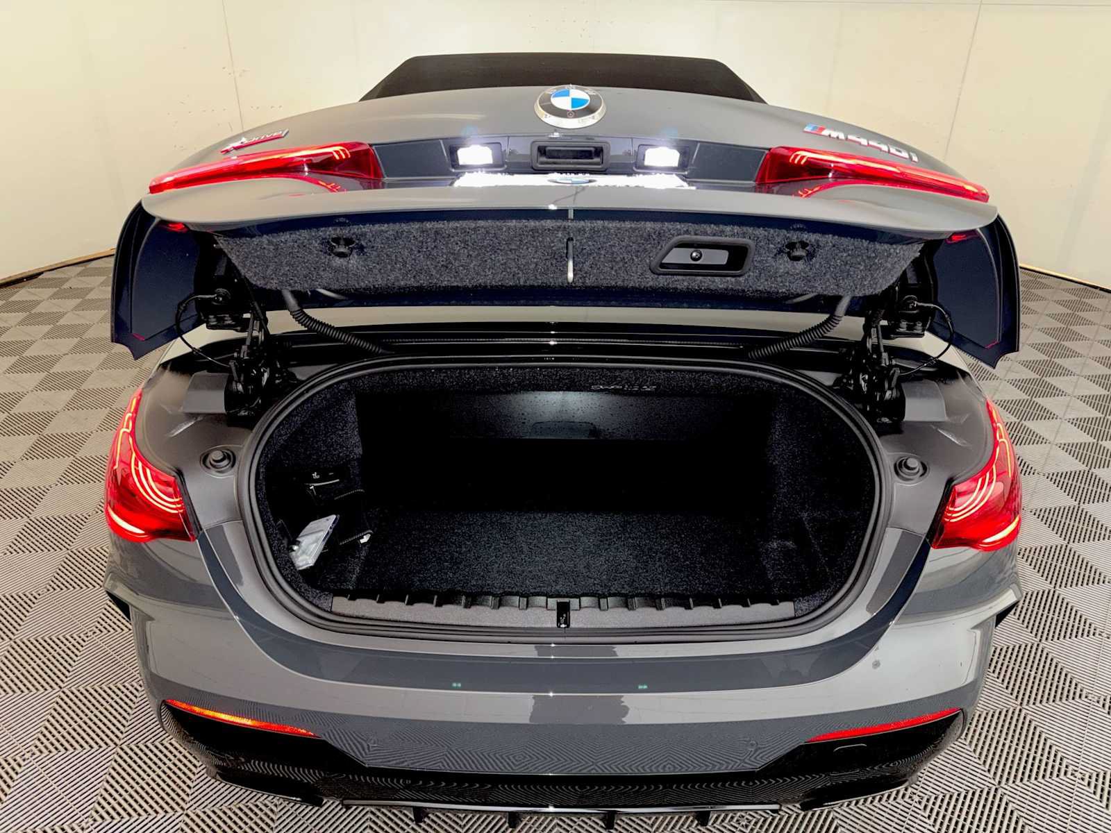 Used 2026 BMW 440i xDrive Convertible w/ Premium Package AWD/4WD image 21