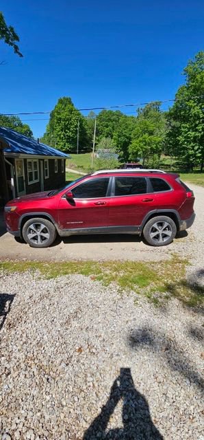 Used 2019 Jeep Cherokee Limited AWD/4WD image 7