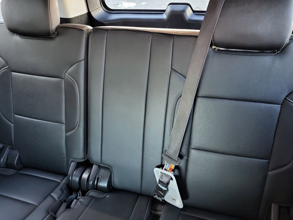 Used 2020 Chevrolet Suburban Premier w/ RST 6.2L Performance Edition image 14