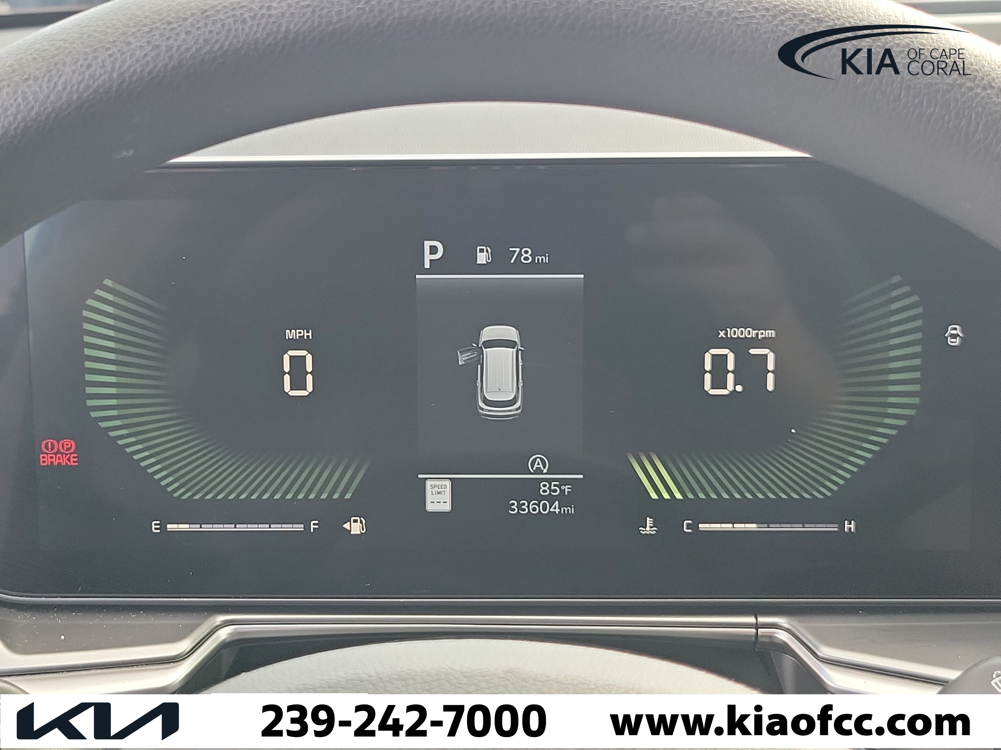 Used 2025 Kia Sorento LX FWD image 25