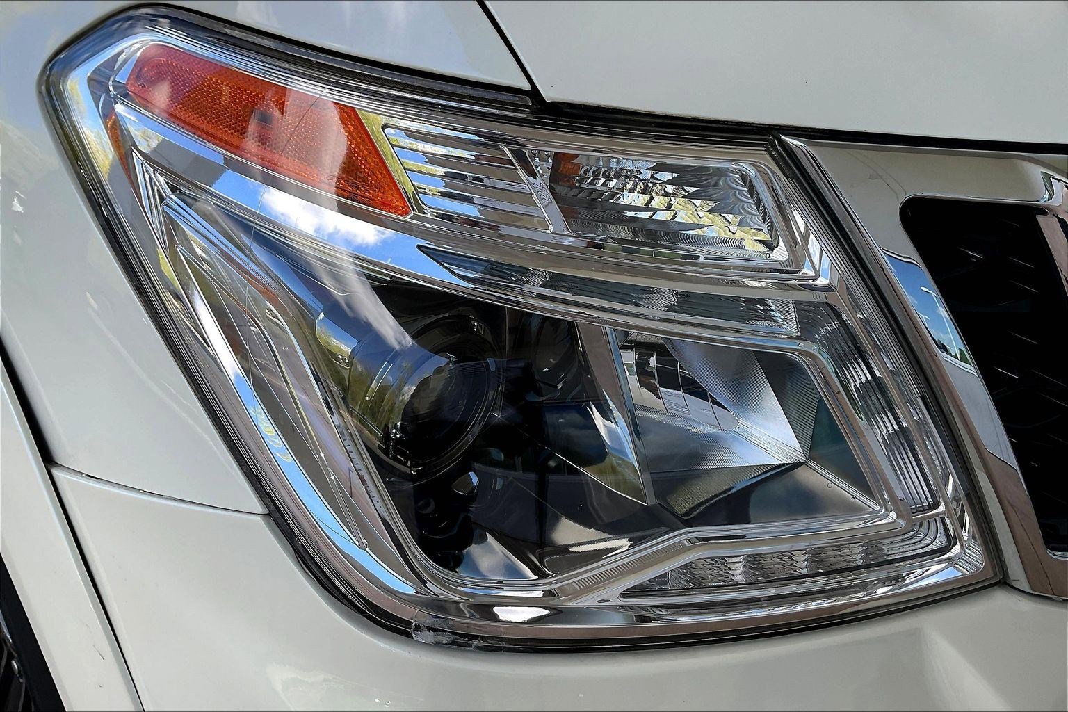 Used 2020 Nissan Armada Platinum w/ Captain's Chairs Package AWD/4WD image 31