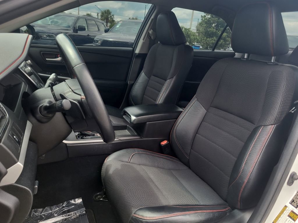 Used 2017 Toyota Camry SE FWD image 16