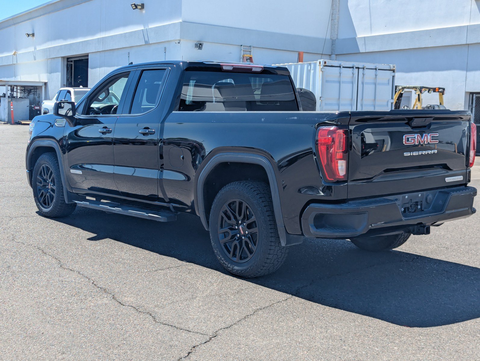 Used 2020 GMC Sierra 1500 Elevation w/ Elevation Value Package RWD image 3