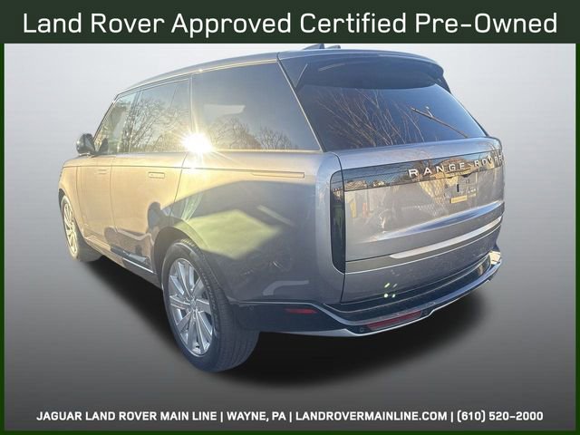 Used 2025 Land Rover Range Rover SE image 2