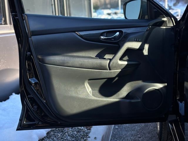 Used 2017 Nissan Rogue SL w/ SL Premium Package AWD/4WD image 19