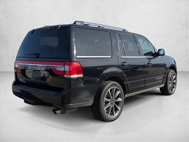 Used 2017 Lincoln Navigator Reserve image 2