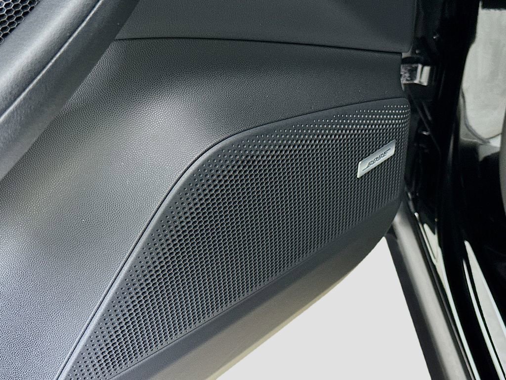 Certified 2025 Porsche Macan Electric RWD image 20