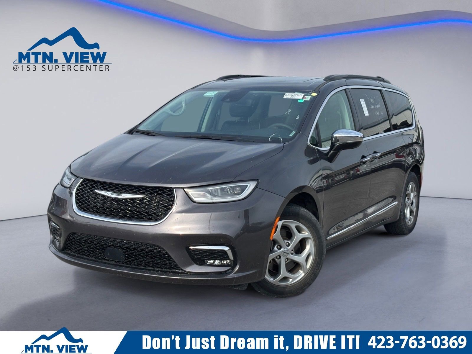 Used 2023 Chrysler Pacifica Limited FWD image 1