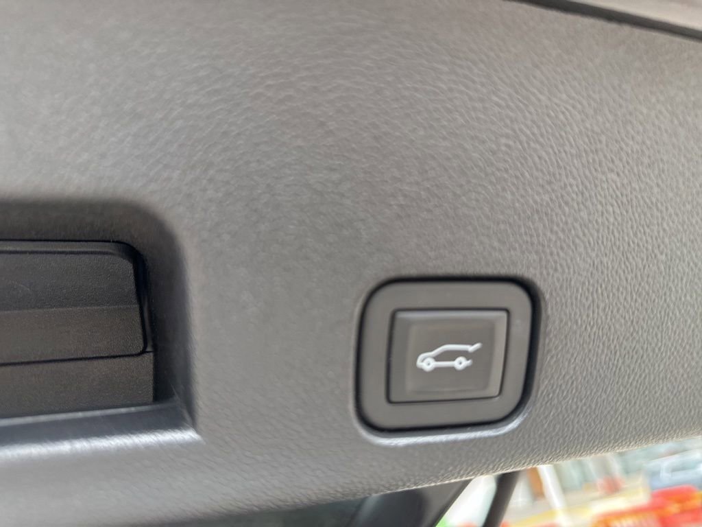 Used 2024 GMC Acadia Elevation w/ Luxury Package FWD image 13
