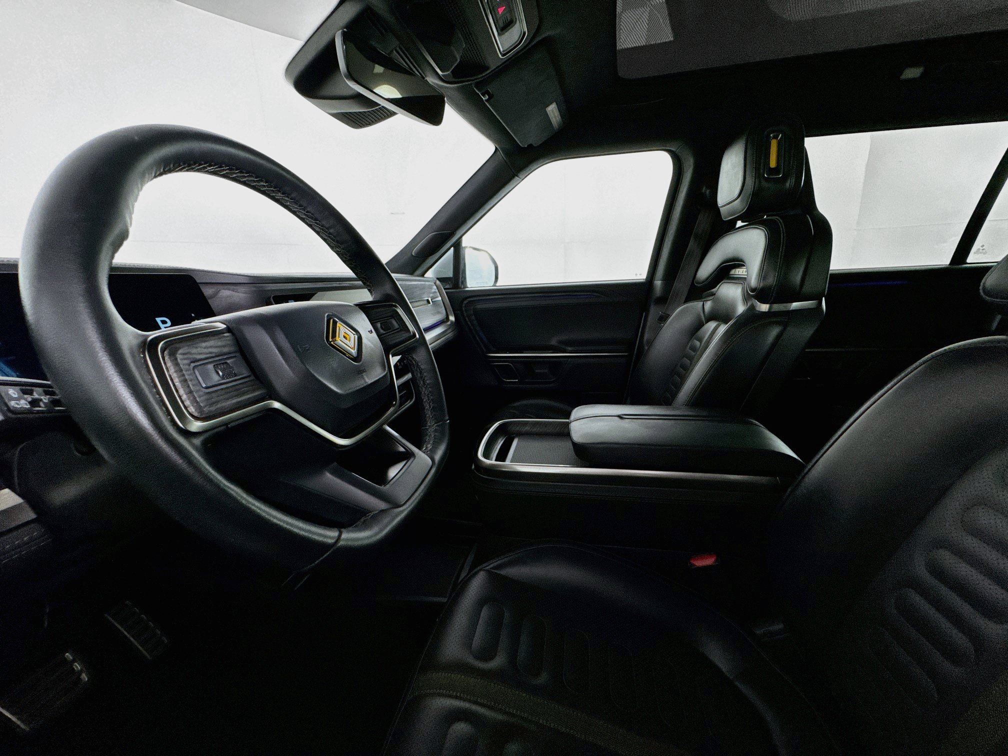 Used 2024 Rivian R1S Adventure AWD/4WD image 18