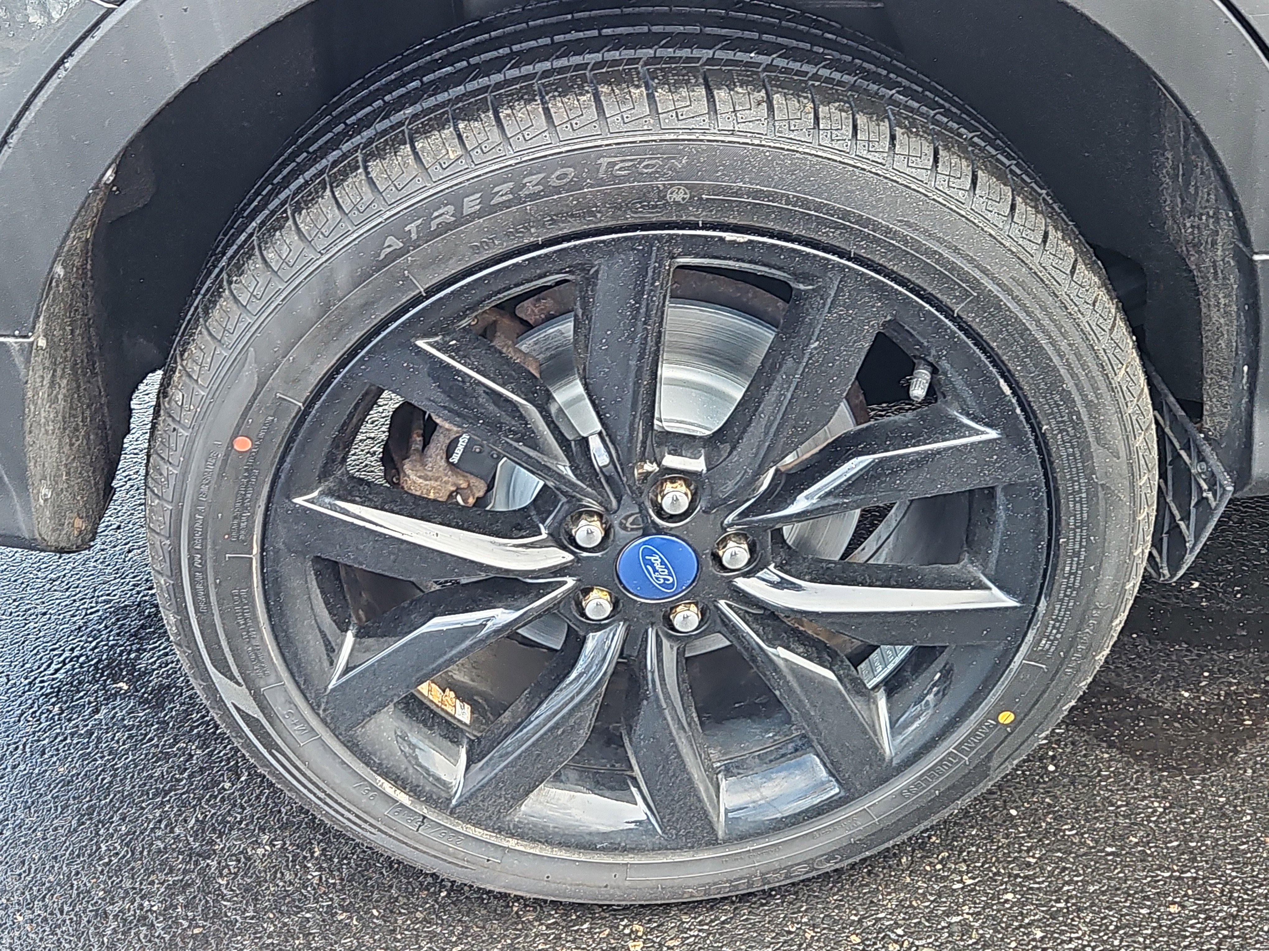 Used 2018 Ford Escape SE w/ SE Sport Appearance Package image 24