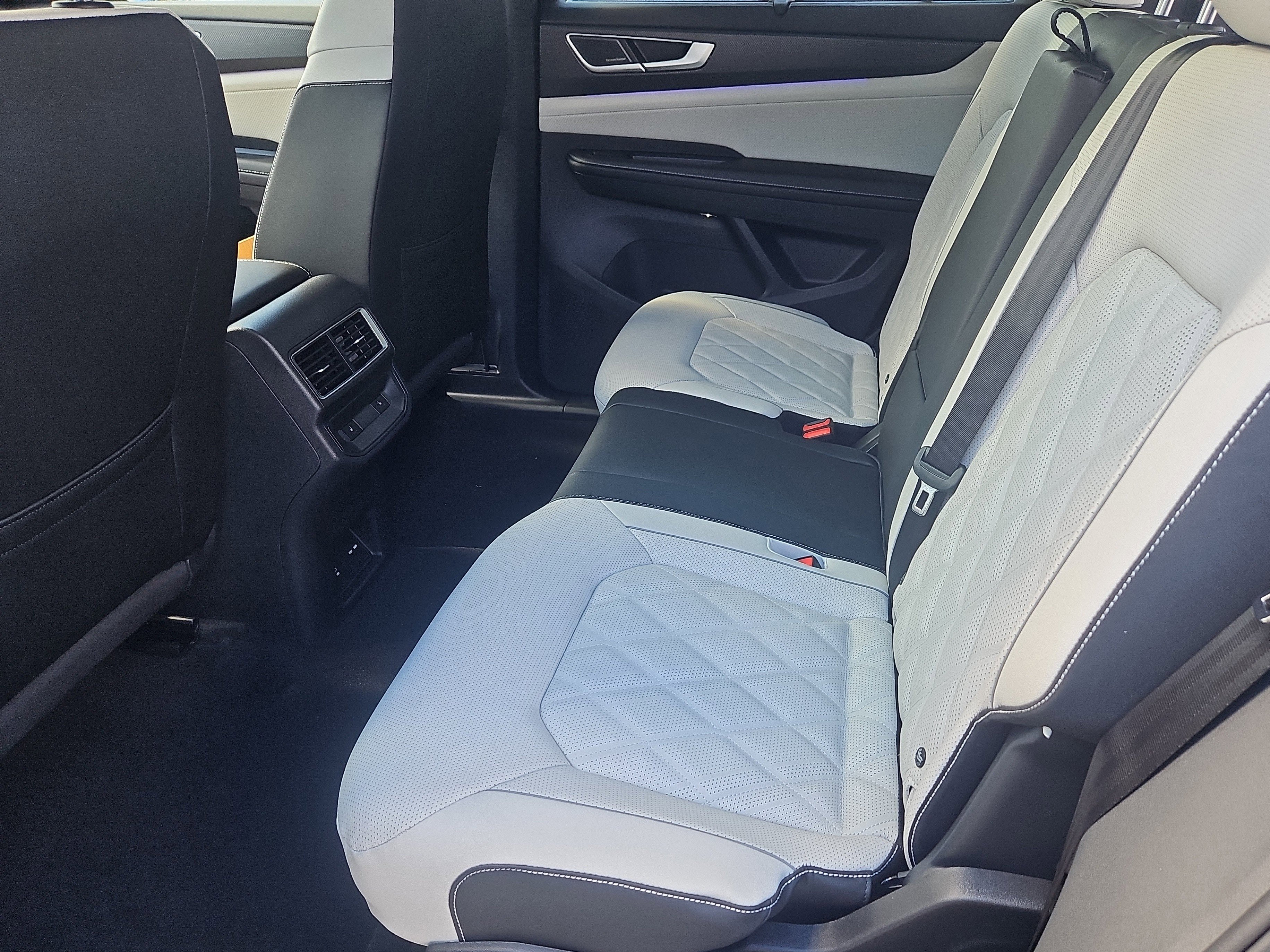 New 2026 Volkswagen Atlas Cross Sport SEL Premium R-Line image 21