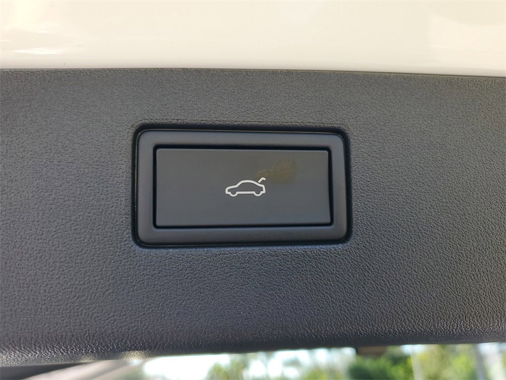 New 2026 Volkswagen Tiguan SEL R-Line image 9