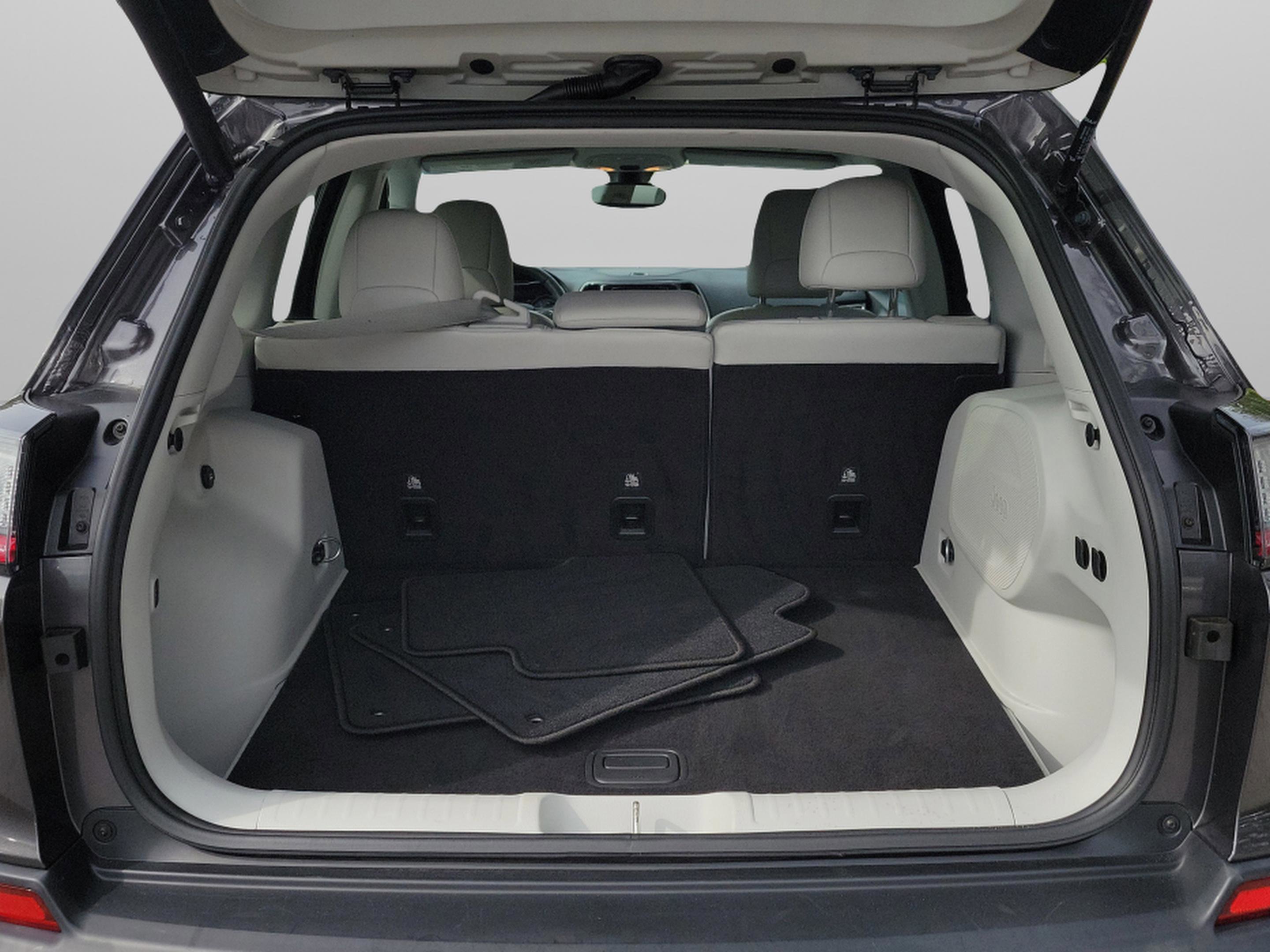 Used 2019 Jeep Cherokee Limited image 27