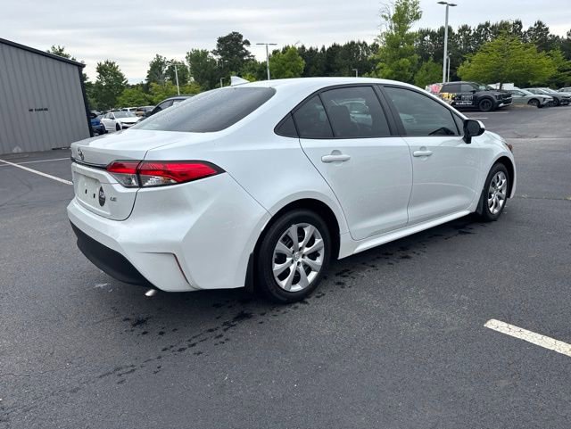 Used 2025 Toyota Corolla LE FWD image 5