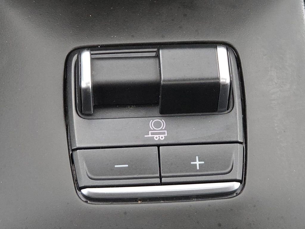 Used 2023 GMC Sierra 1500 AT4 w/ AT4 Preferred Package image 7