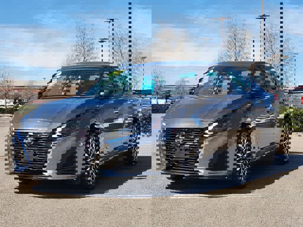 Used 2024 Nissan Altima 2.5 SV image 4