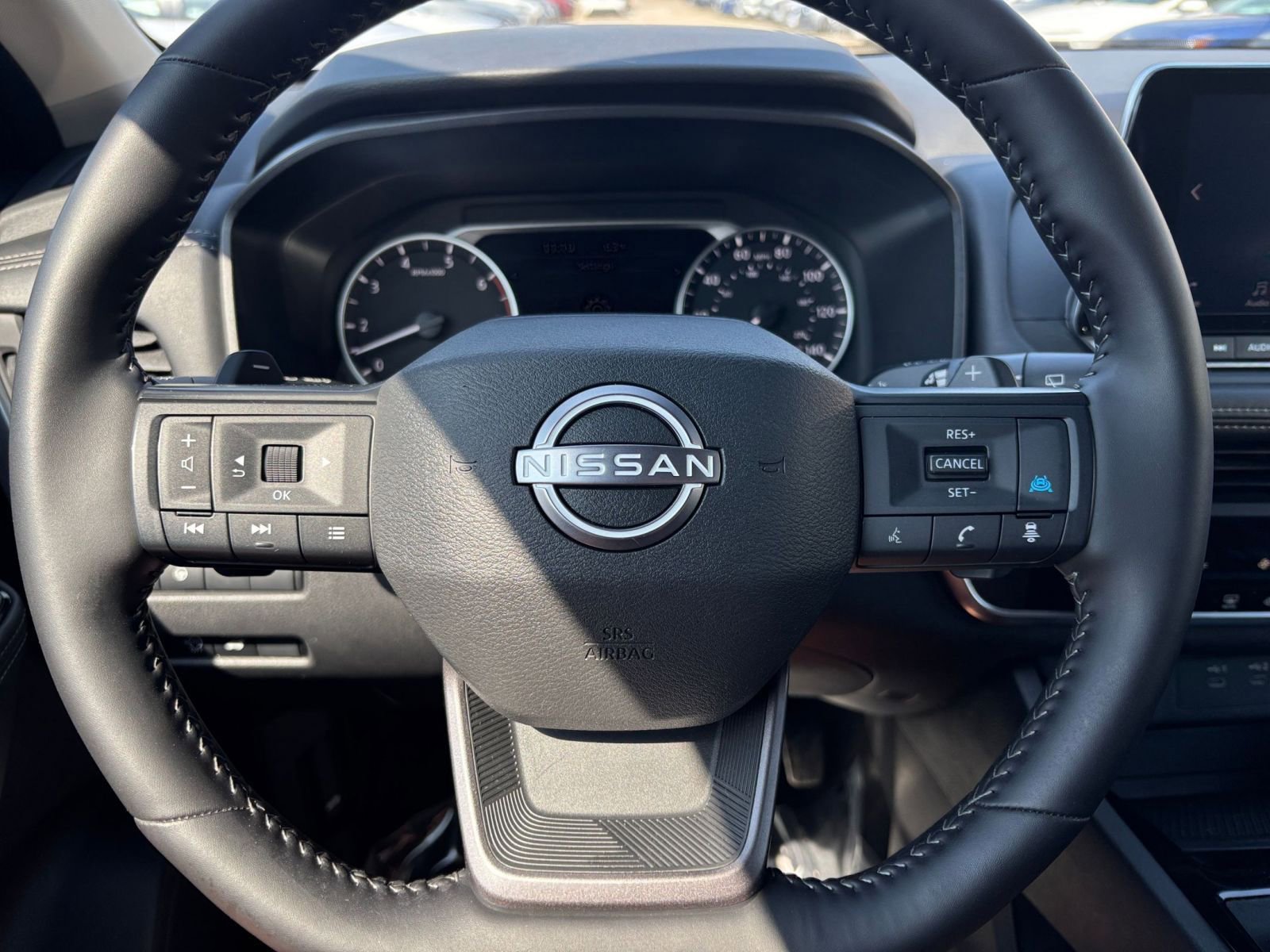 Used 2025 Nissan Rogue SV FWD image 30