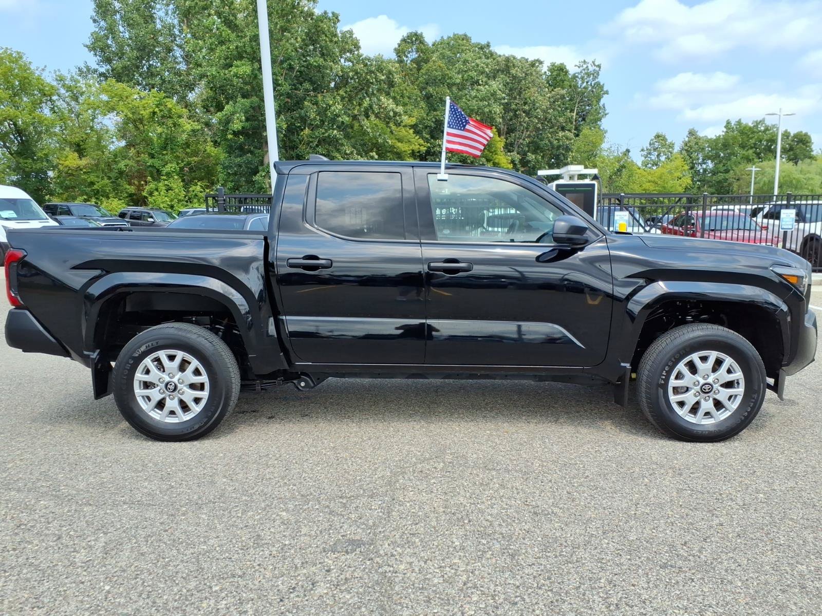 Used 2024 Toyota Tacoma SR AWD/4WD image 9
