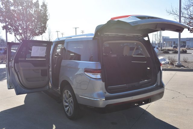 Used 2023 Lincoln Navigator L Reserve image 17