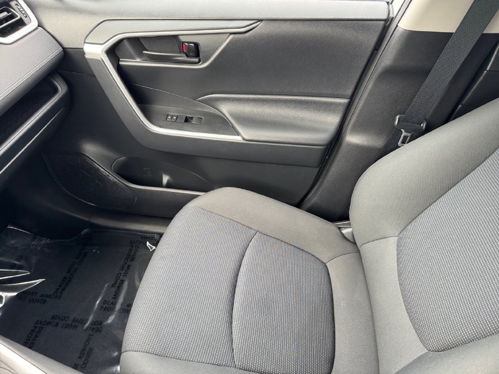 Certified 2019 Toyota RAV4 LE AWD/4WD image 30