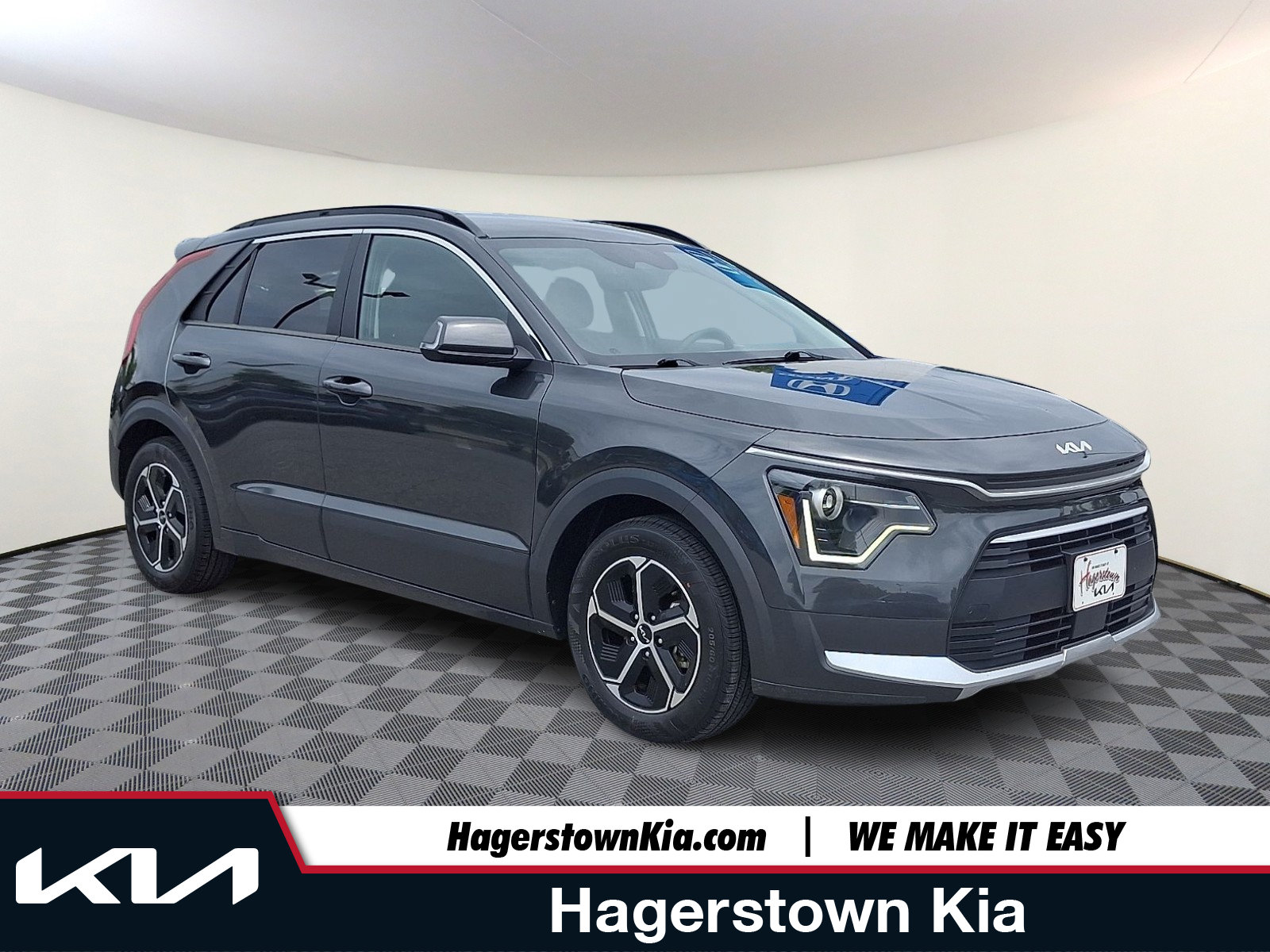Certified 2024 Kia Niro EX FWD image 1