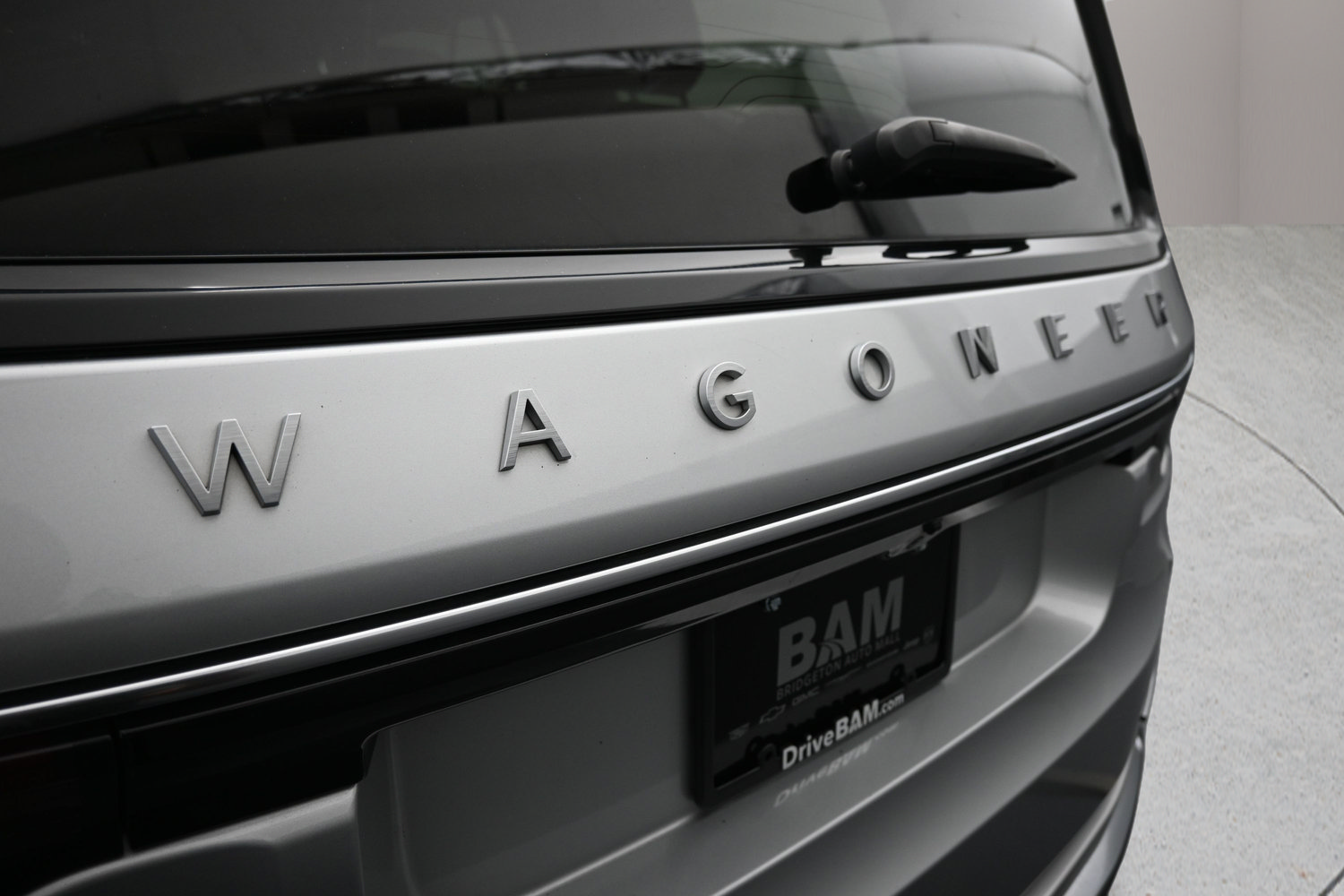 Used 2024 Jeep Wagoneer Series II AWD/4WD image 30