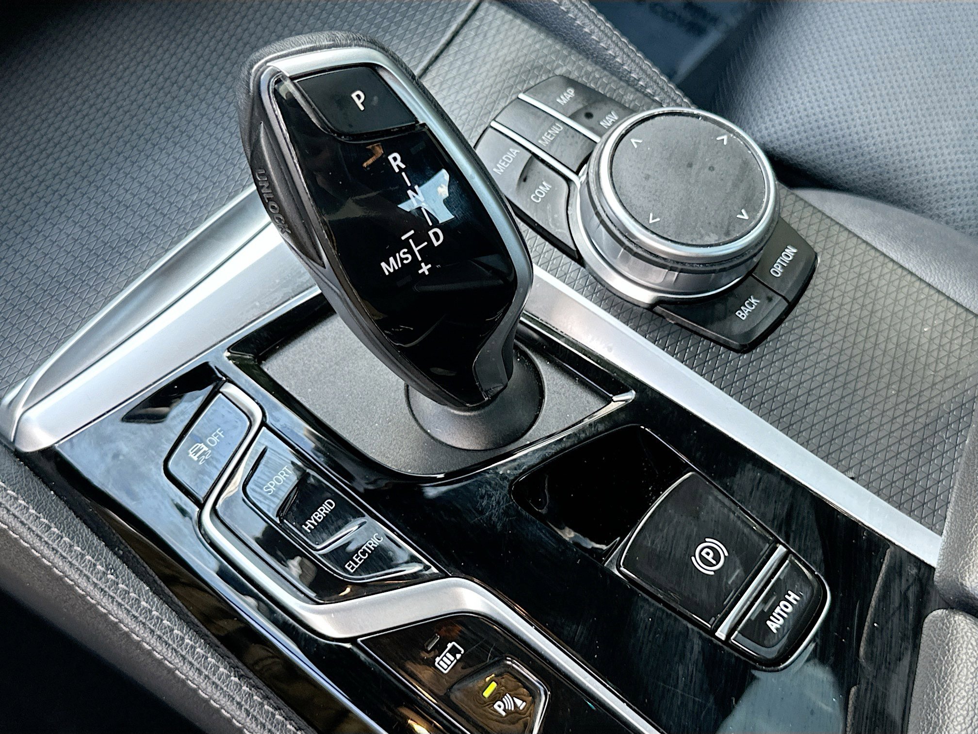 Certified 2023 BMW 530e w/ M Sport Package image 17