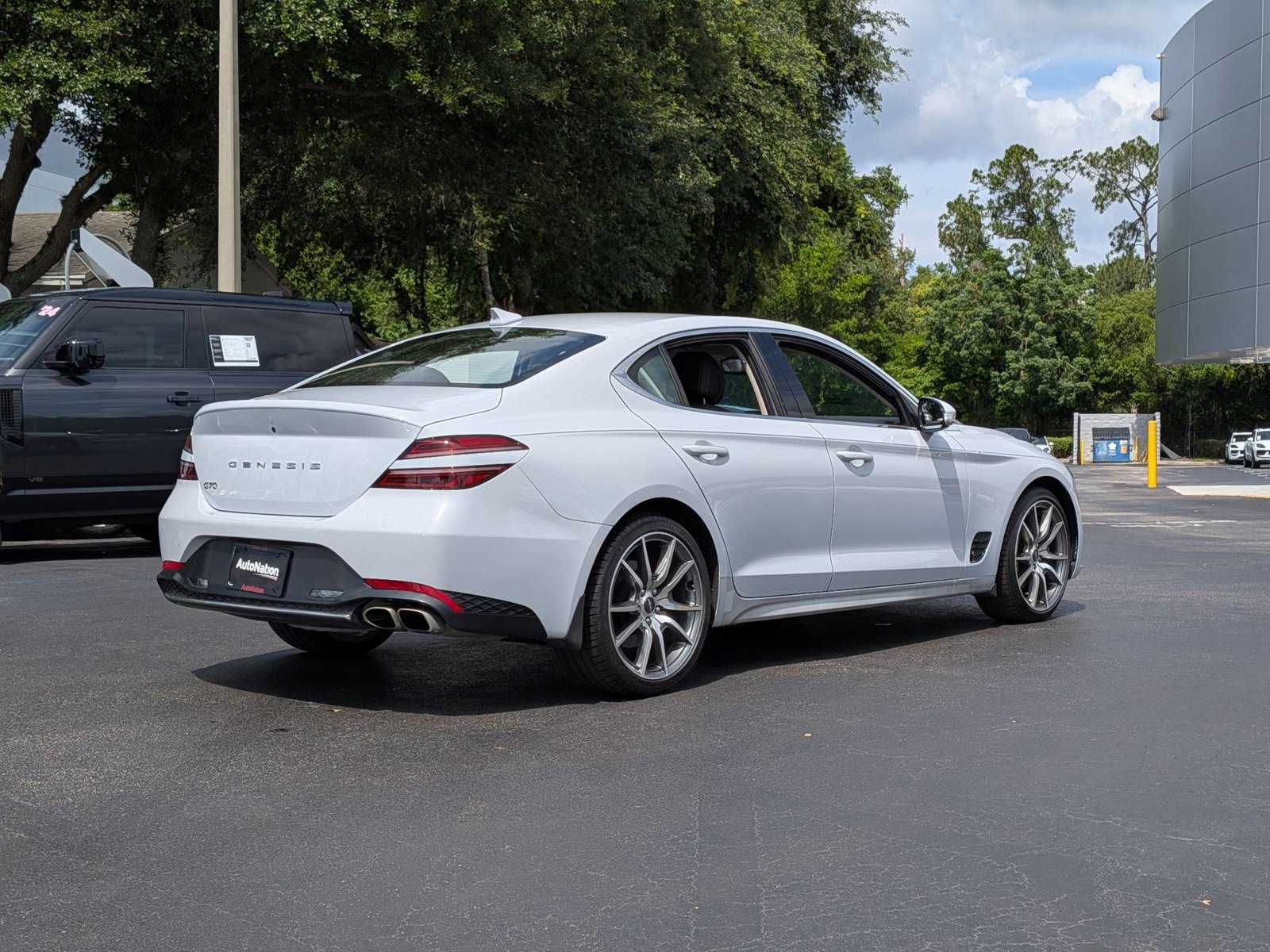 Used 2023 Genesis G70 2.0T RWD image 9