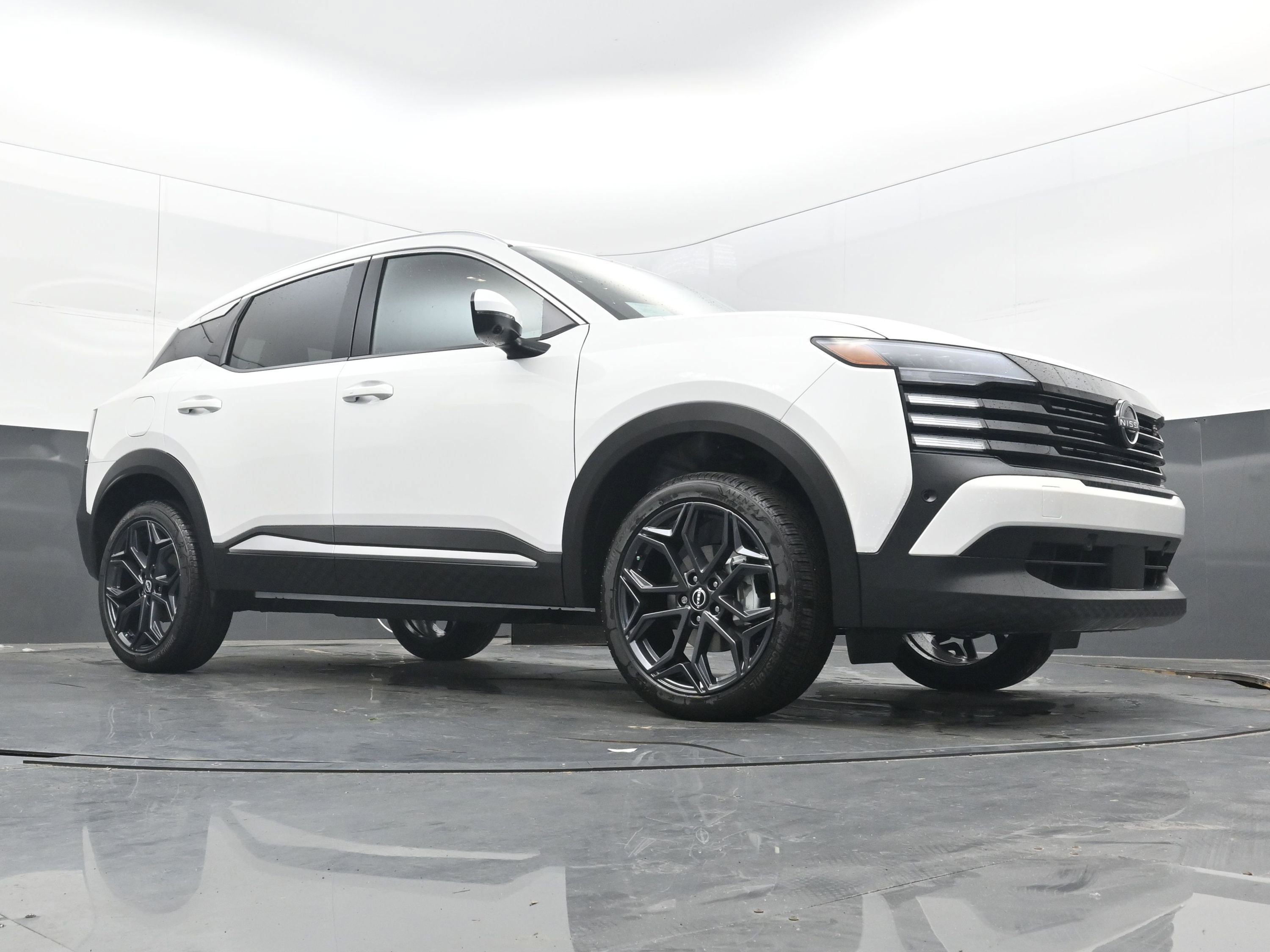 New 2025 Nissan Kicks SR image 33