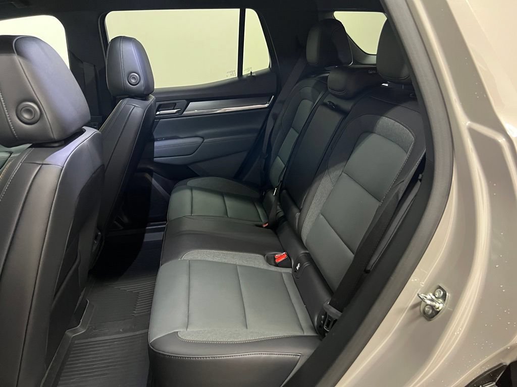 New 2027 GMC Terrain AT4 w/ LPO, Floor Liner Package AWD/4WD image 35