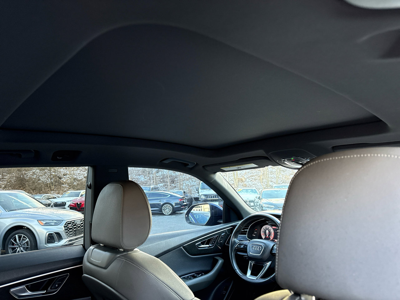 Used 2019 Audi Q8 Premium Plus w/ Premium Plus image 28