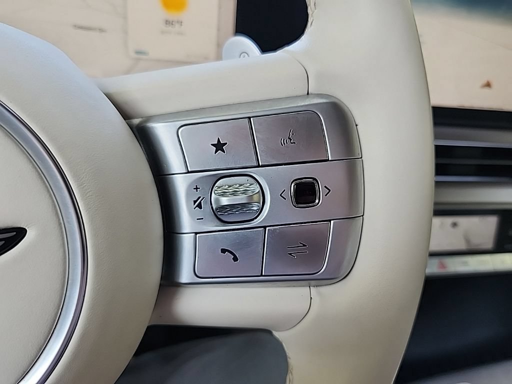Certified 2024 Genesis GV60 Advanced AWD/4WD image 12