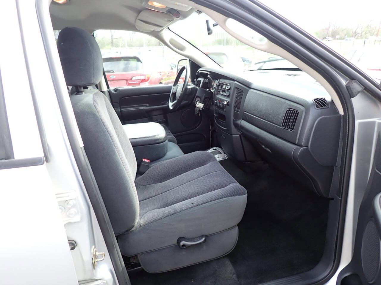 Used 2004 Dodge Ram 1500 Truck SLT w/ Quad Cab Value Group image 9