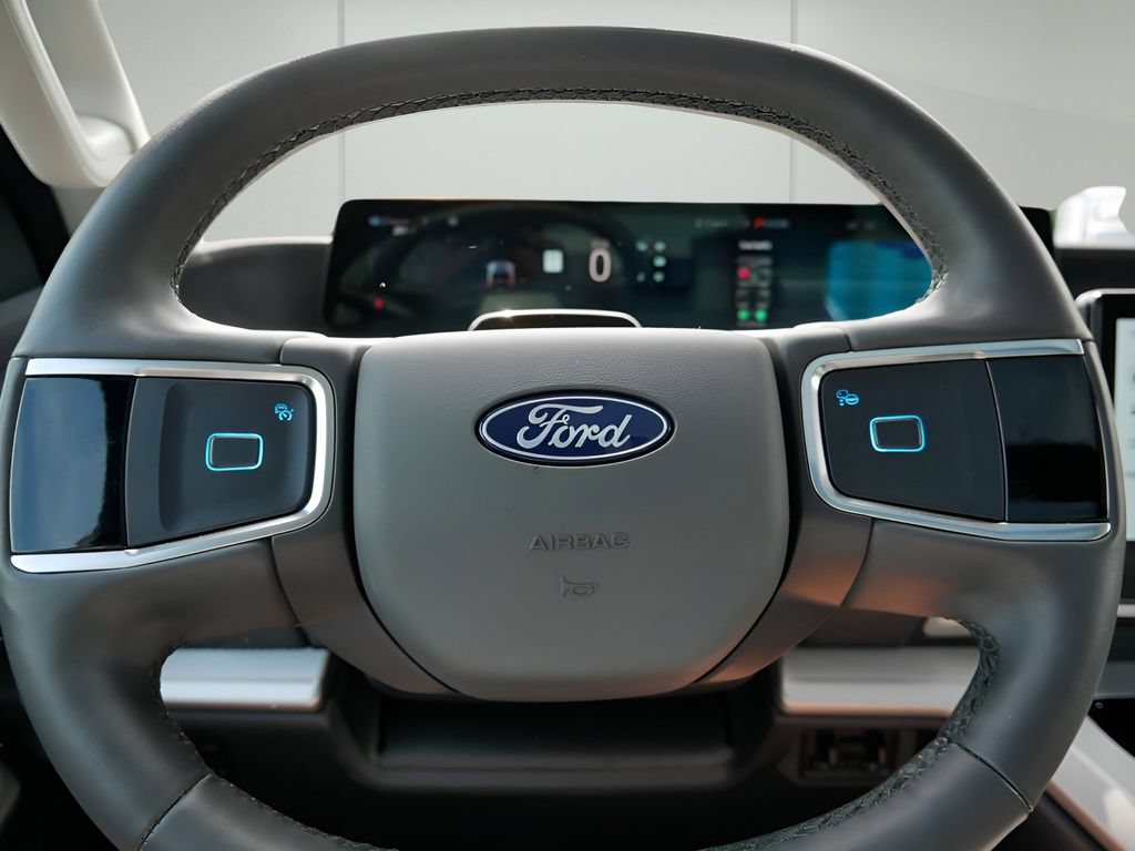 Used 2025 Ford Expedition Active AWD/4WD image 20