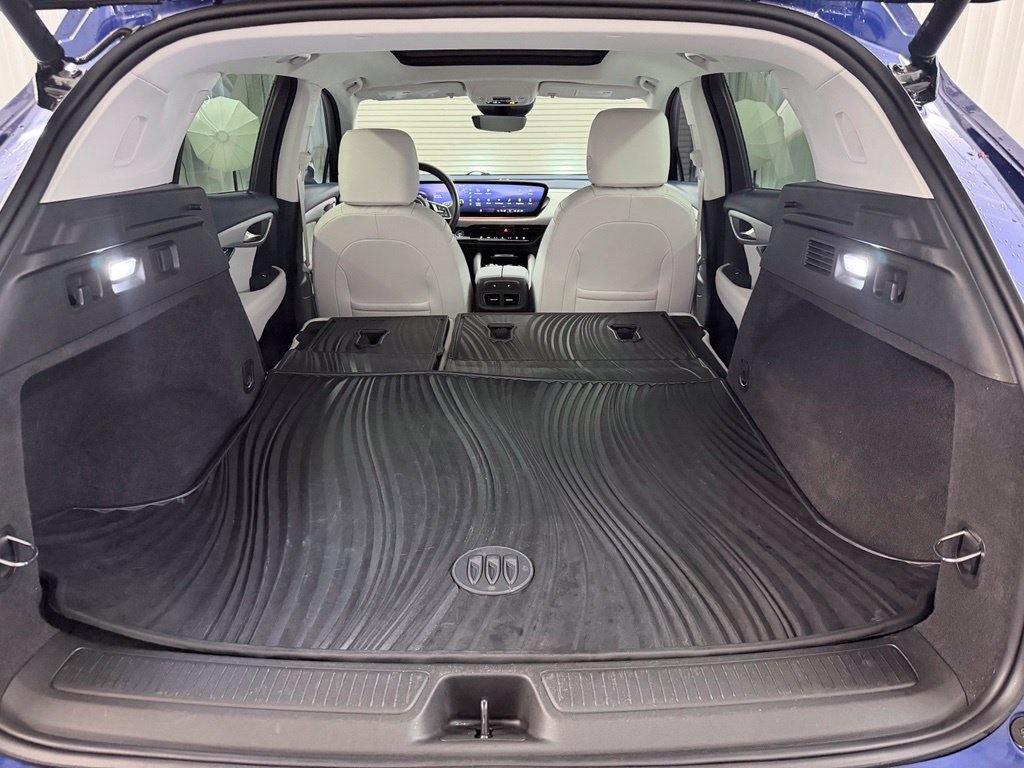 Used 2024 Buick Envision Avenir AWD/4WD image 43