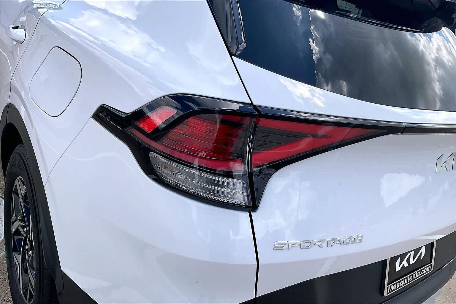 Certified 2025 Kia Sportage LX image 31