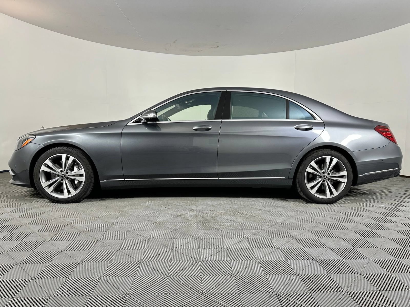 Used 2018 Mercedes-Benz S 450 Sedan image 19