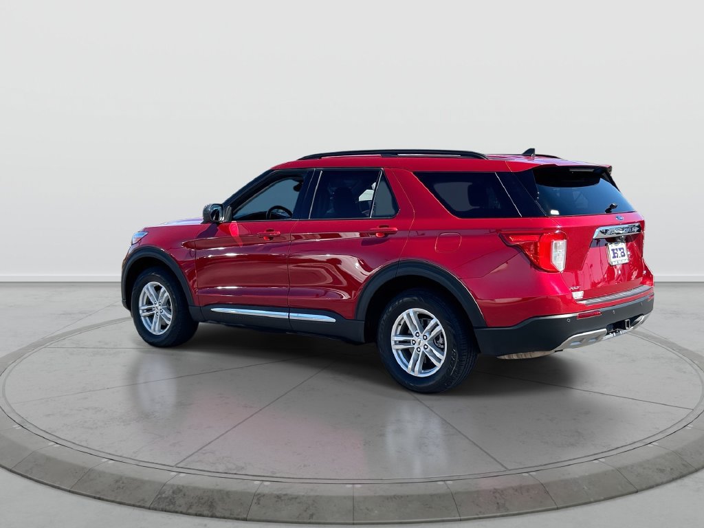 Used 2022 Ford Explorer XLT w/ Equipment Group 202A AWD/4WD image 6