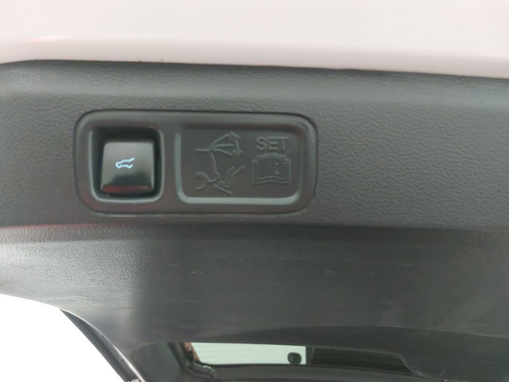 Used 2024 Ford Expedition Limited image 15