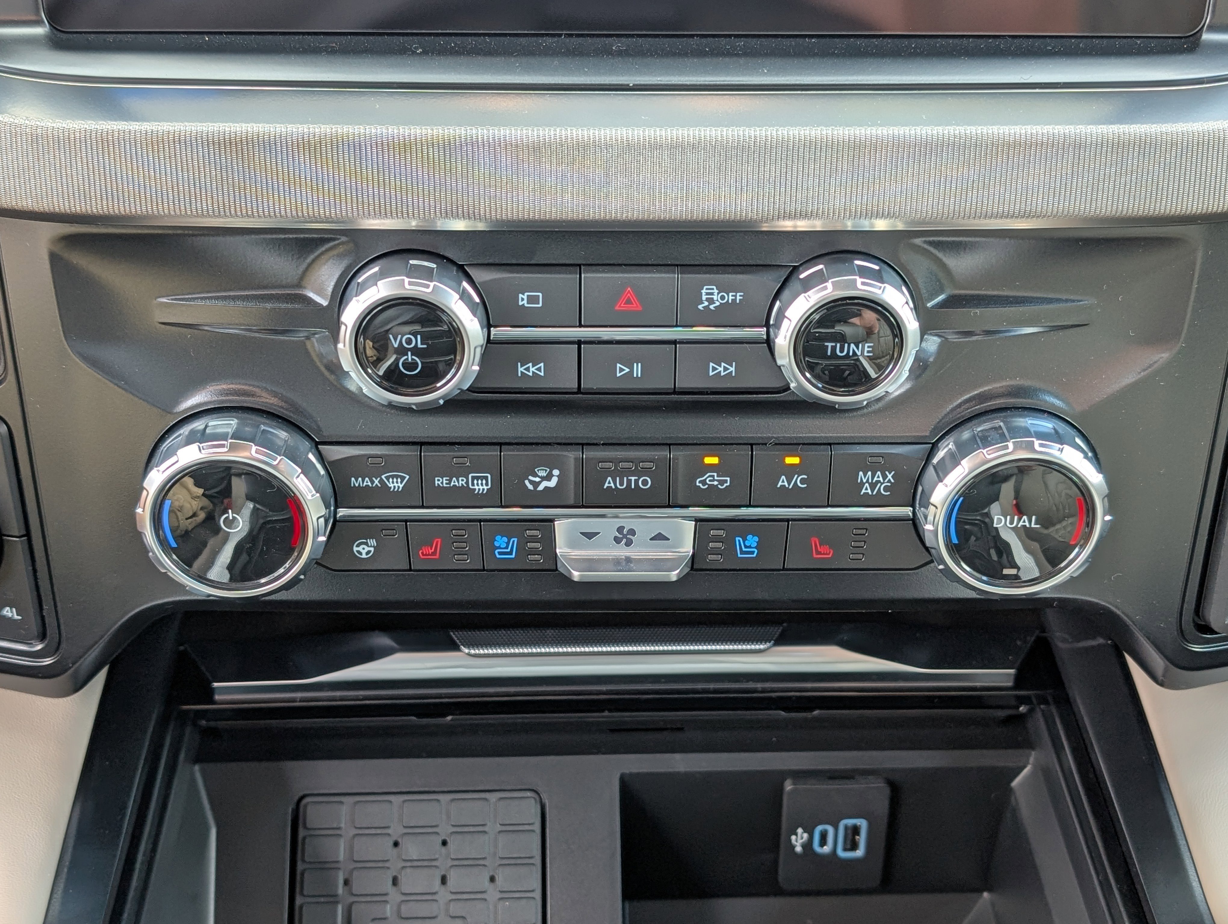 New 2026 Ford F350 Platinum w/ Platinum Plus Package image 31