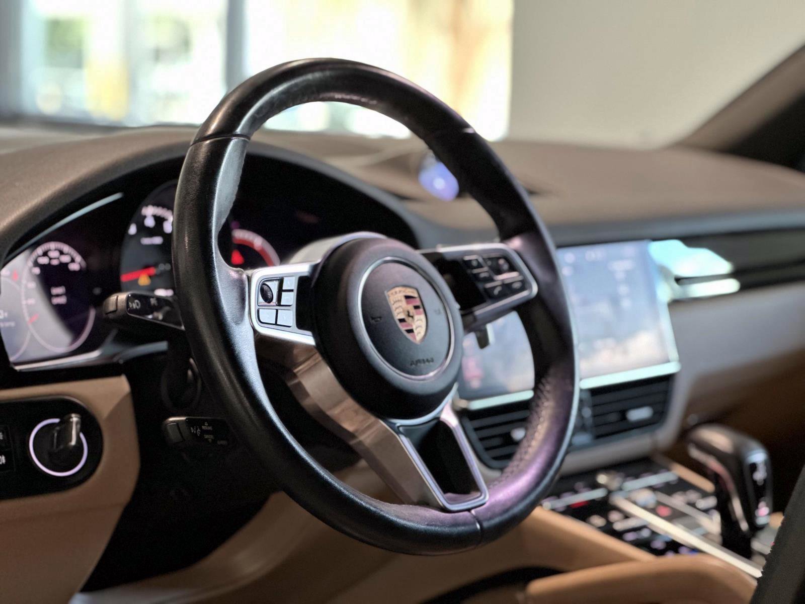 Certified 2021 Porsche Cayenne image 4