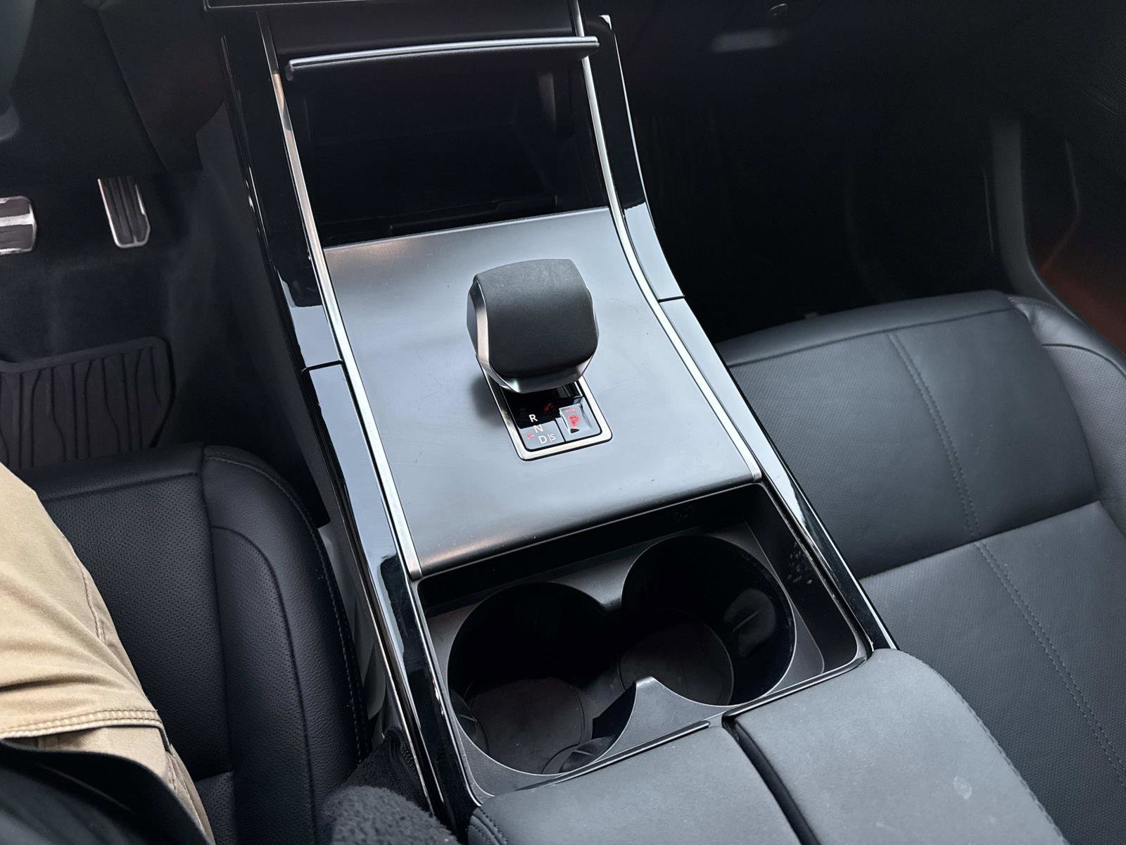 Used 2024 Land Rover Range Rover Velar Dynamic SE image 27