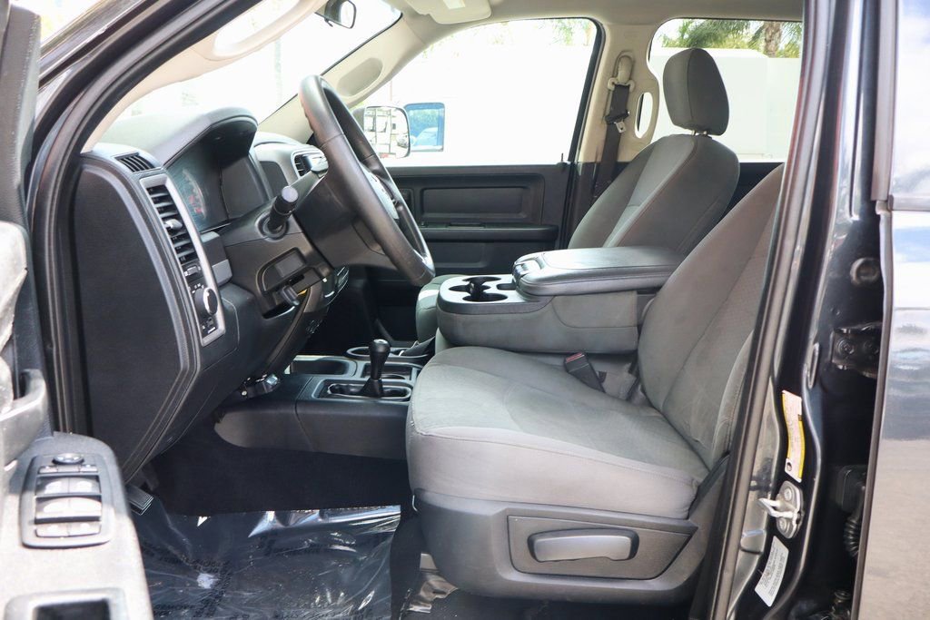 Used 2015 RAM 3500 Tradesman w/ Chrome Appearance Group AWD/4WD image 18