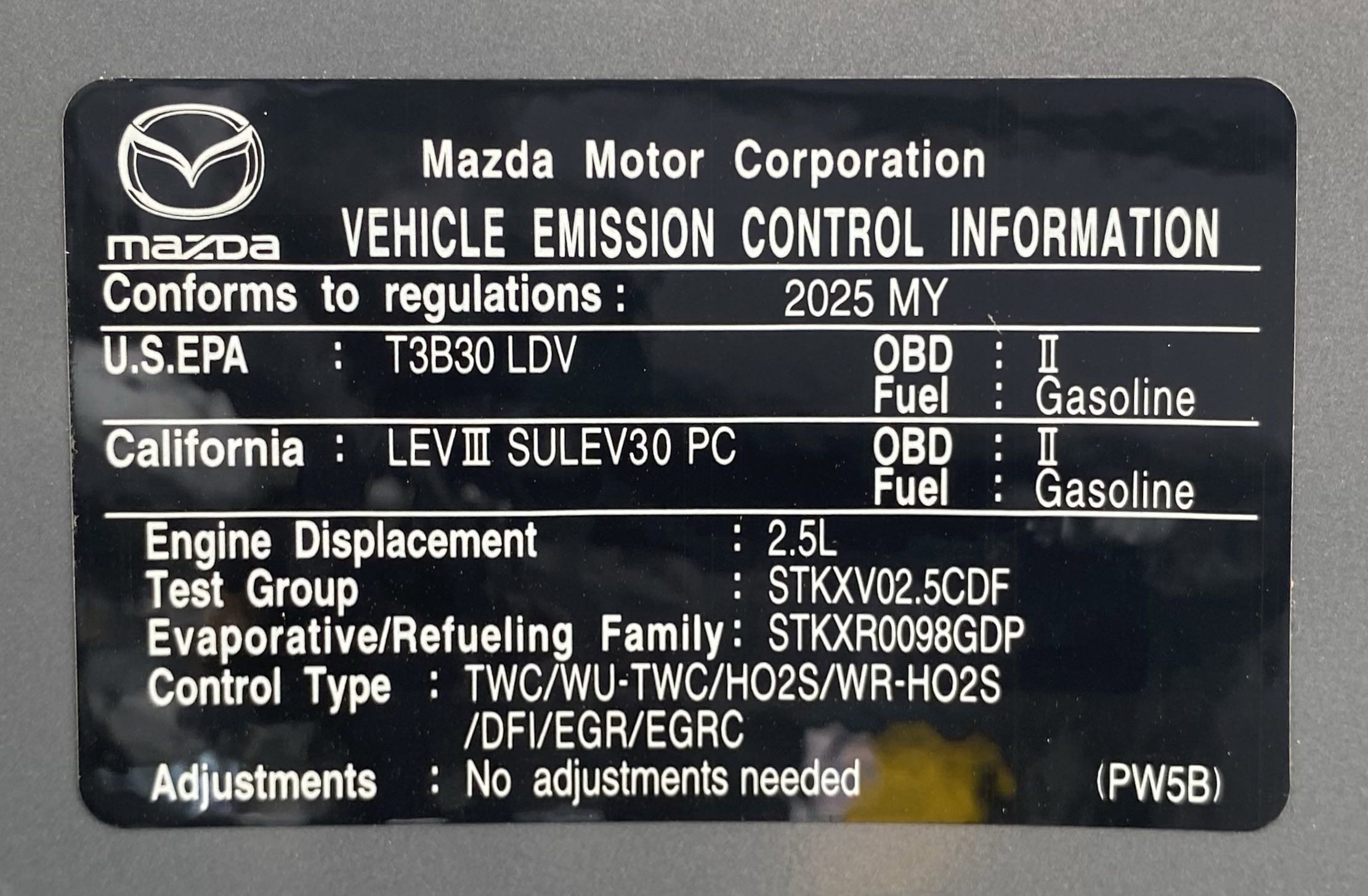 New 2025 MAZDA MAZDA3 Carbon image 31