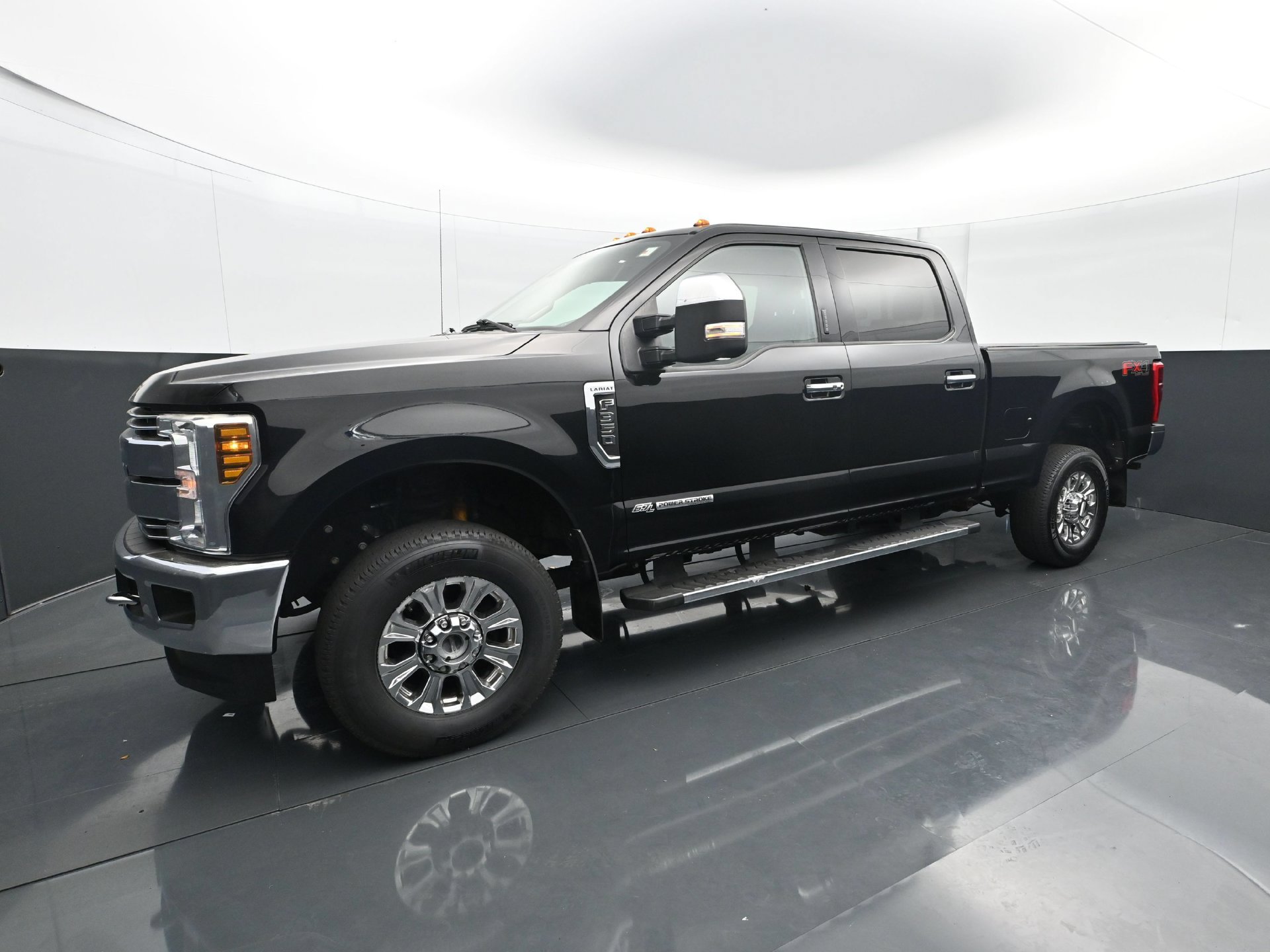 Used 2018 Ford F350 Lariat w/ Lariat Ultimate Package AWD/4WD image 2