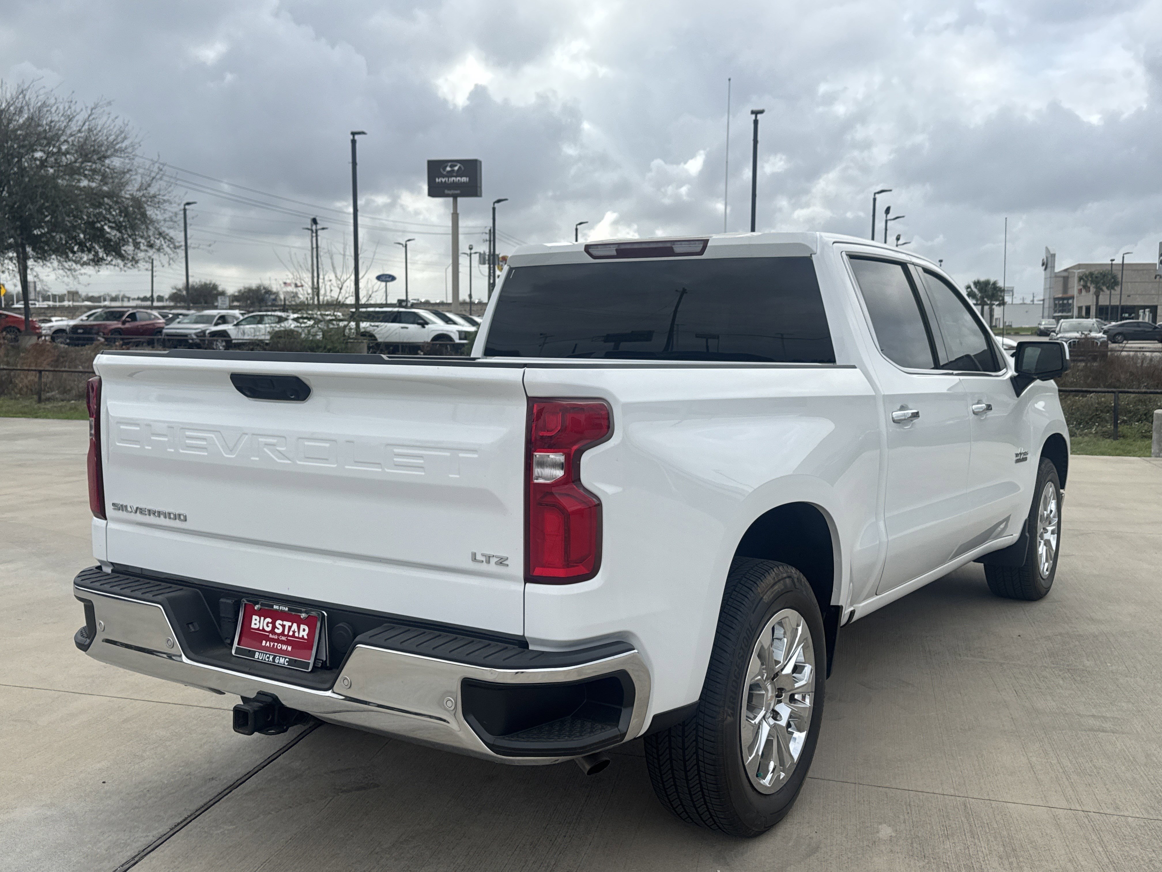 Used 2024 Chevrolet Silverado 1500 LTZ image 17