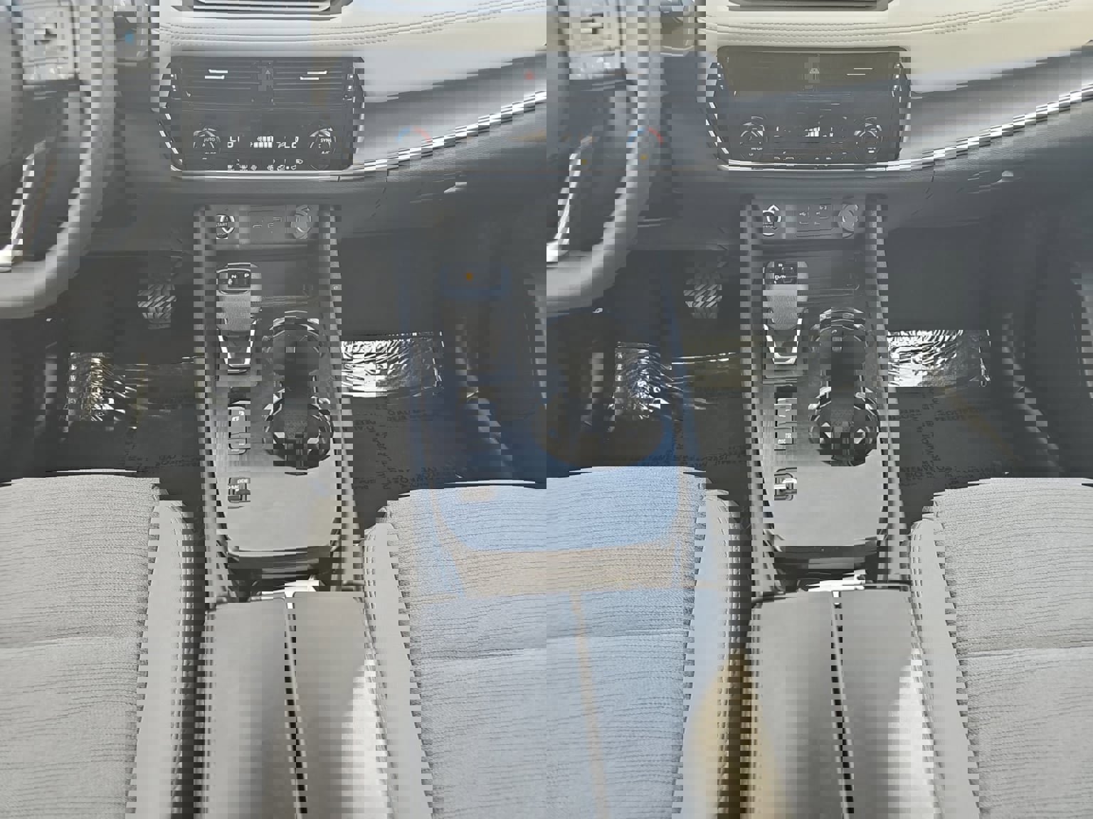 Used 2023 Nissan Rogue SV image 15