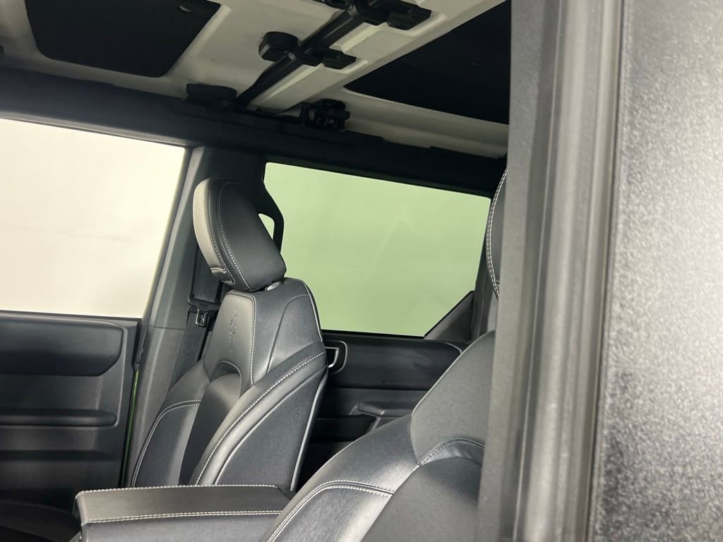 Used 2025 Ford Bronco Badlands image 21