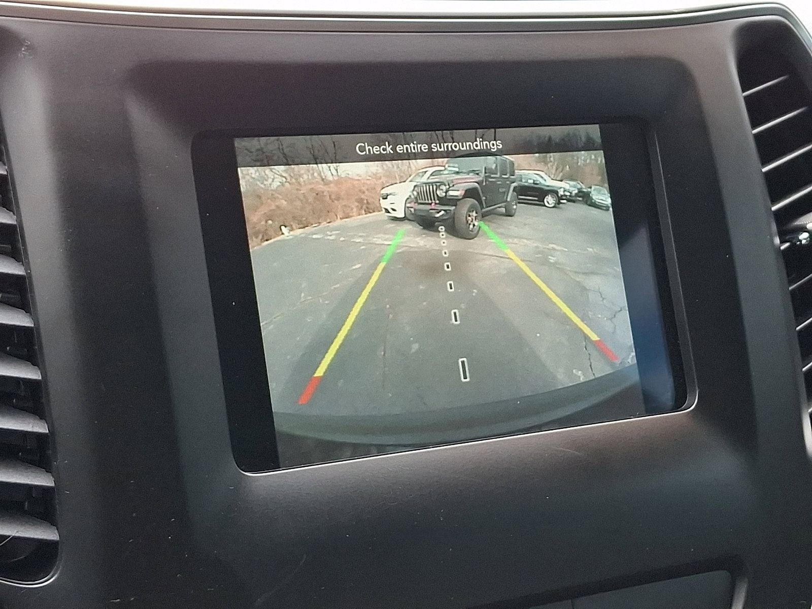 Certified 2019 Jeep Cherokee Latitude Plus image 18